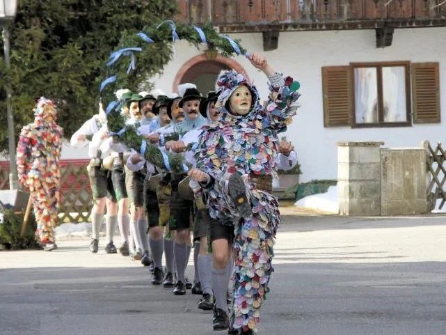Traditioneller Schellenrührerzug