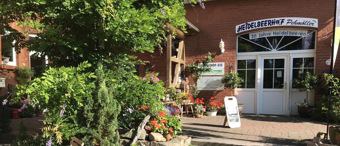 Heidelbeerhof Pehmöller_Aussenansicht Hofladen.JPG