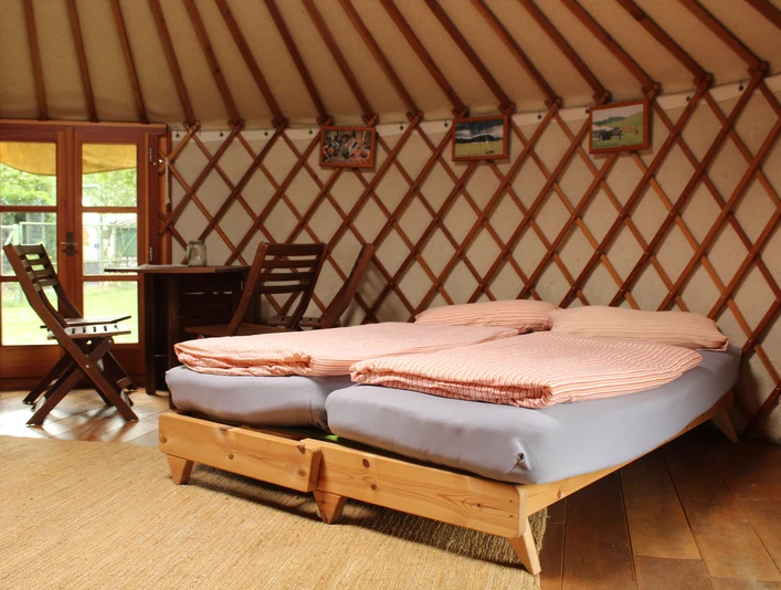 Wohn- und Schlafbereich einer mongolischen Jurte Unser kleiner Hof Wohn- und Schlafbereich einer mongolischen Jurte Unser kleiner HofLiving and sleeping area of a Mongolian yurt Our small courtyardOpholds- og soveområde i en mongolsk yurt Vores lille gårdhaveWoon- en slaapgedeelte van een Mongoolse yurt Onze kleine binnenplaats