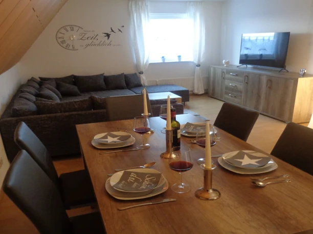 Ferienwohnung Kapust Wohnzimmer mit Essbereich Ferienwohnung Kapust Wohnzimmer mit Essbereich