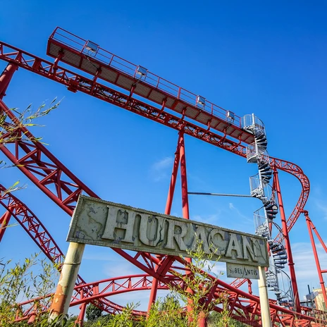 Achterbahn Huracan im Freizeitpark Belantis - Freizeitaktivitäten in der Leipzig Region