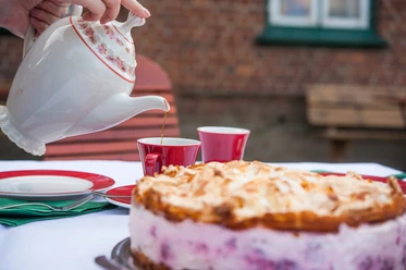 Brandtschatz_Kaffee und Torte.jpg