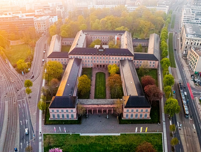 Grassi Museum aus der Vogelperspektive - Museen in Leipzig Blick von oben auf das Gelände des Grassi Museum im Frühling, Kultur, Geschichte, Architektur