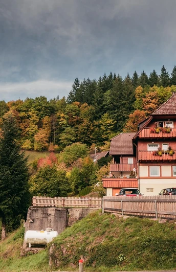 Hausansicht Landhaus Waldeshöhe Herbst