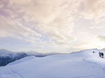 Schneeschuhwanderung bei Vollmond - Skischule Riederalp Schneeschuhwanderung bei Vollmond - Skischule Riederalp