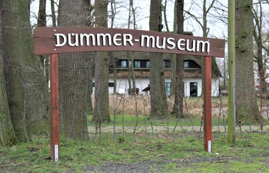 Dümmer Museum Schild vor Entenfang nah Lembruch