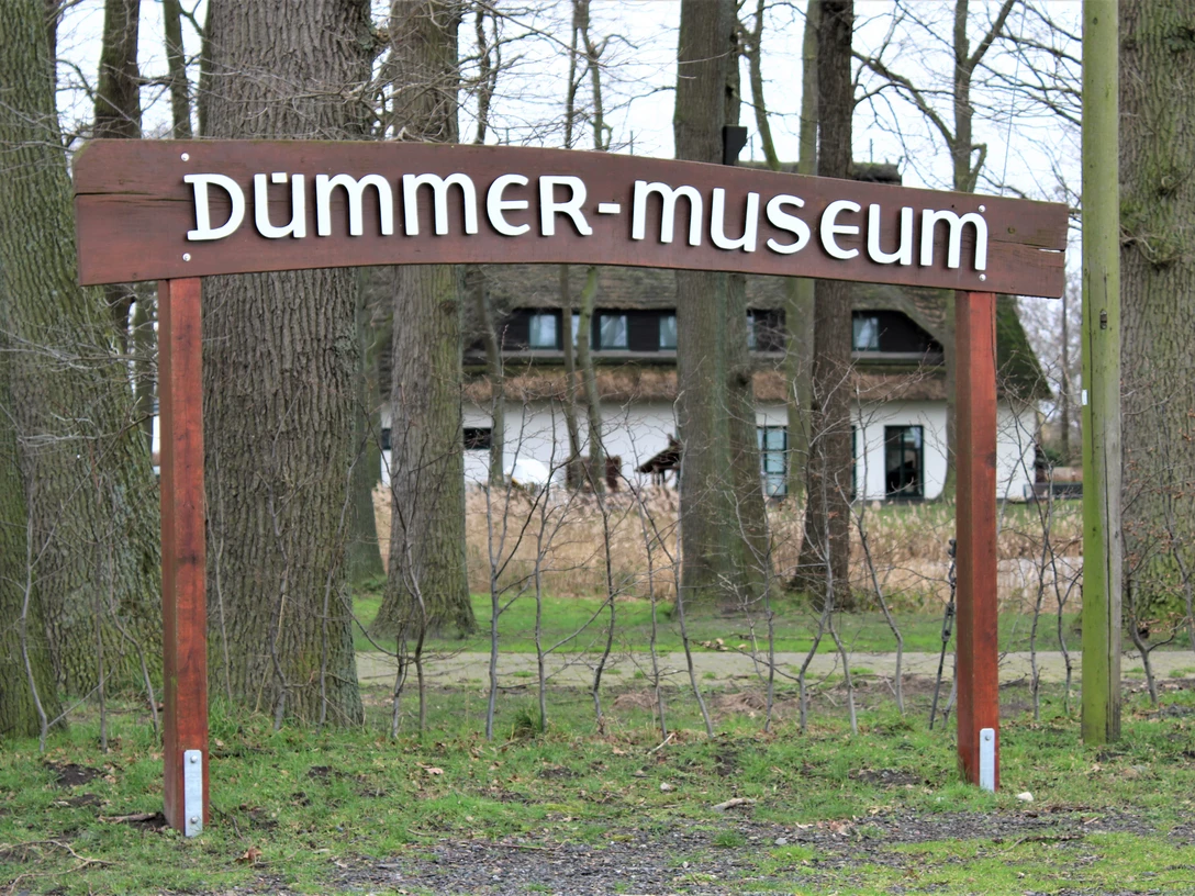 Dümmer Museum Schild vor Entenfang nah Lembruch