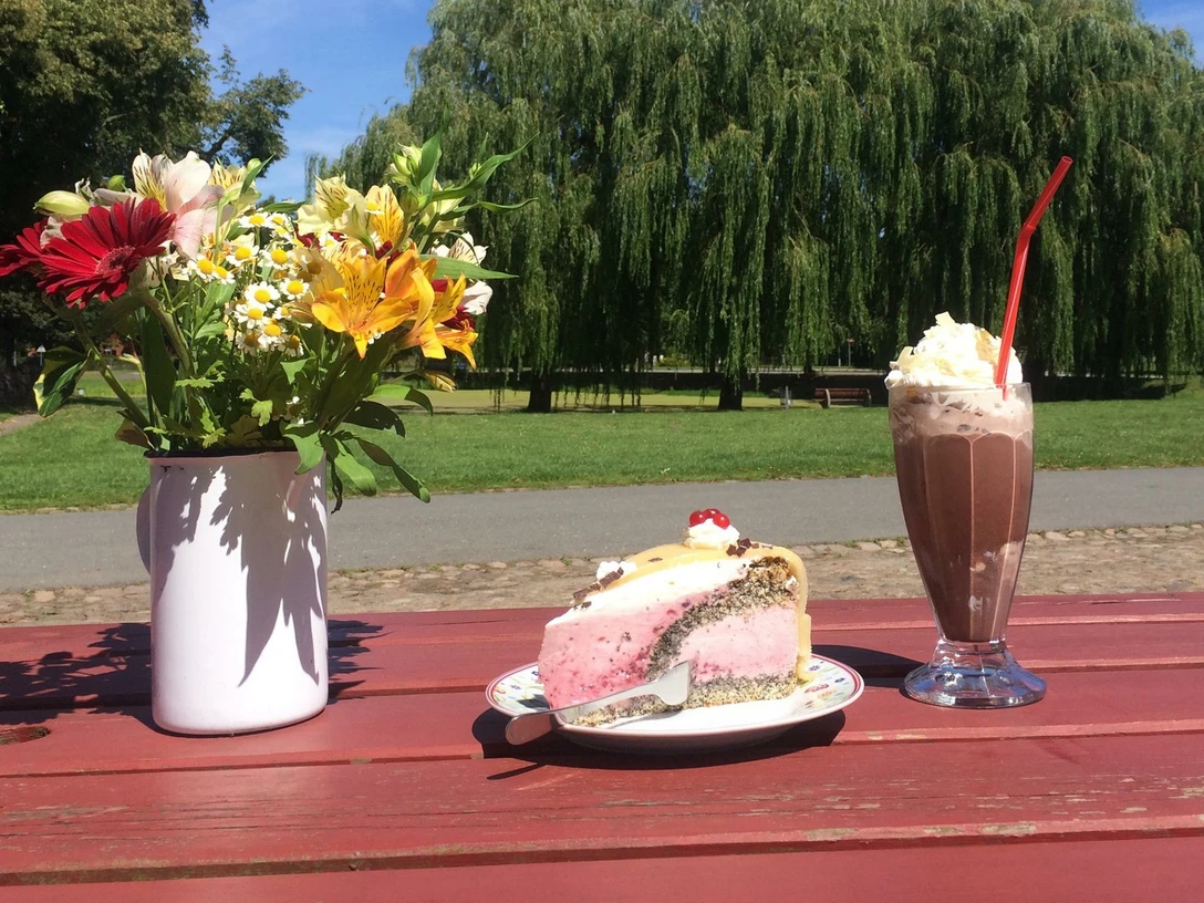 CafeQ_gedeckter Tisch.JPG