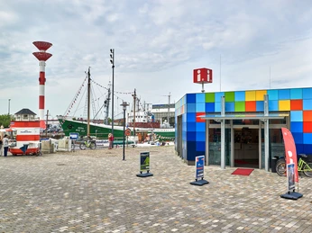 Tourist-Info Schaufenster Fischereihafen DSC_3800 (c) Foto Achim Meurer_Erlebnis Bremerha....jpg Tourist-Info Schaufenster Fischereihafen