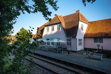 Zicht op het station van Worpswede - een restaurant in Worpswede op het spoor van de Moorexpress