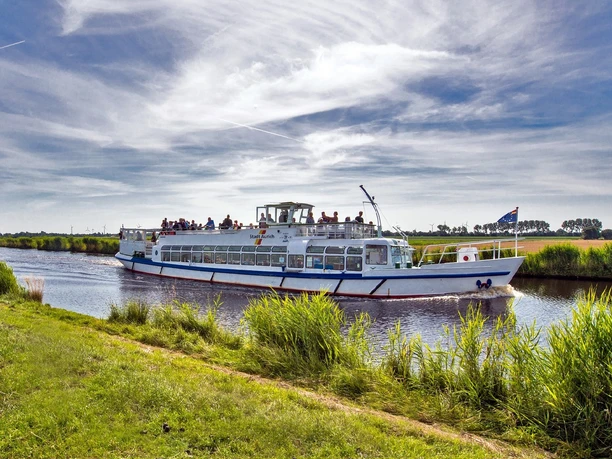 MS Stadt Aurich Weite am Ems Jade Kanal MS Stadt Aurich Weite am Ems Jade Kanal