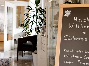 Gästehaus Ahorn.jpg