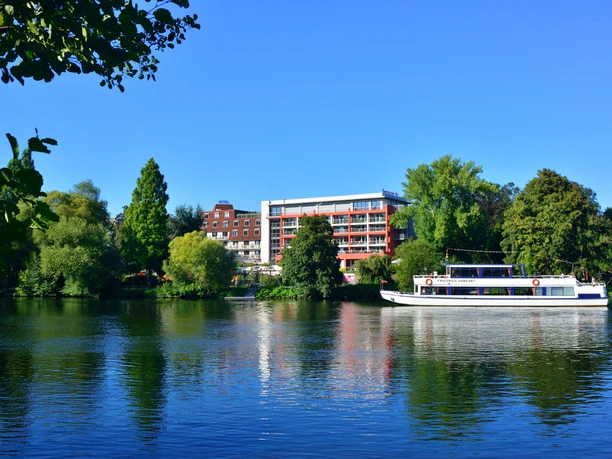 Zweibrücker Hof - Blick vom Ufer
