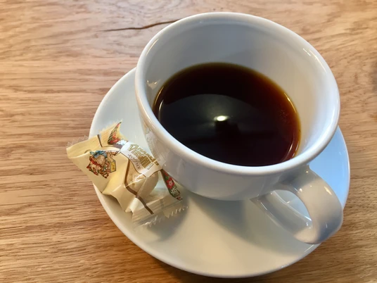 Eine Tasse frischer Kaffee in der Kaffeerösterei Röstwerk in Schloß Holte-Stukenbrock