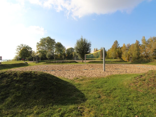 Beachvolleyball direkt an der Elbe