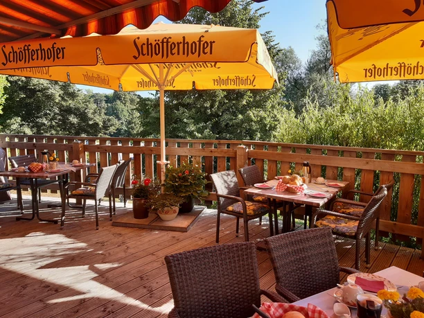 Terrasse mit Morgensonne