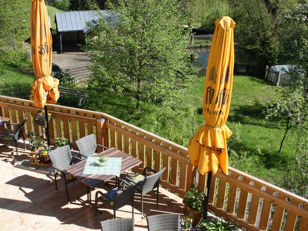 Blick zum Park von der Terrasse