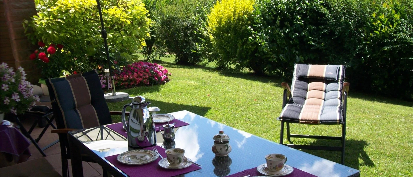Ferienwohnung hübsche Lage Gartenterrasse