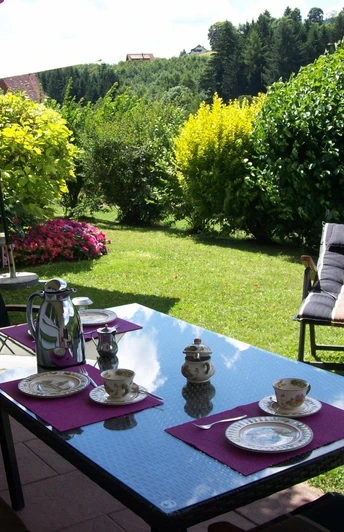 Ferienwohnung hübsche Lage Gartenterrasse