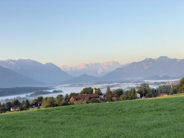 Morgens um sechs, Blick übers Moos nach Garmisch-P