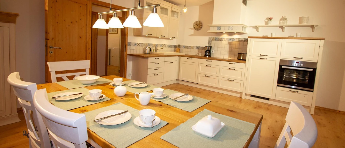 großzügige Wohnküche mit hochwertiger Ausstattung