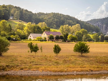 Das Hostel Hinterland direkt an der Elbe