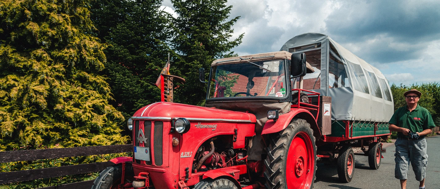Trecker-Planwagen mit Otto Witte_Marie Christin Pratsch