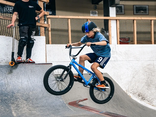 Skatehalle Aurich BMX Skatehalle Aurich BMX