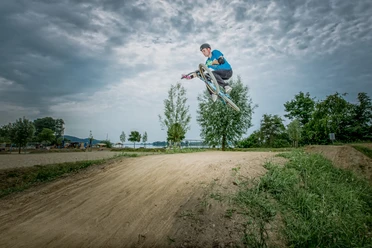 Fahrradparcour an der Dirt-Bike-Strecke
