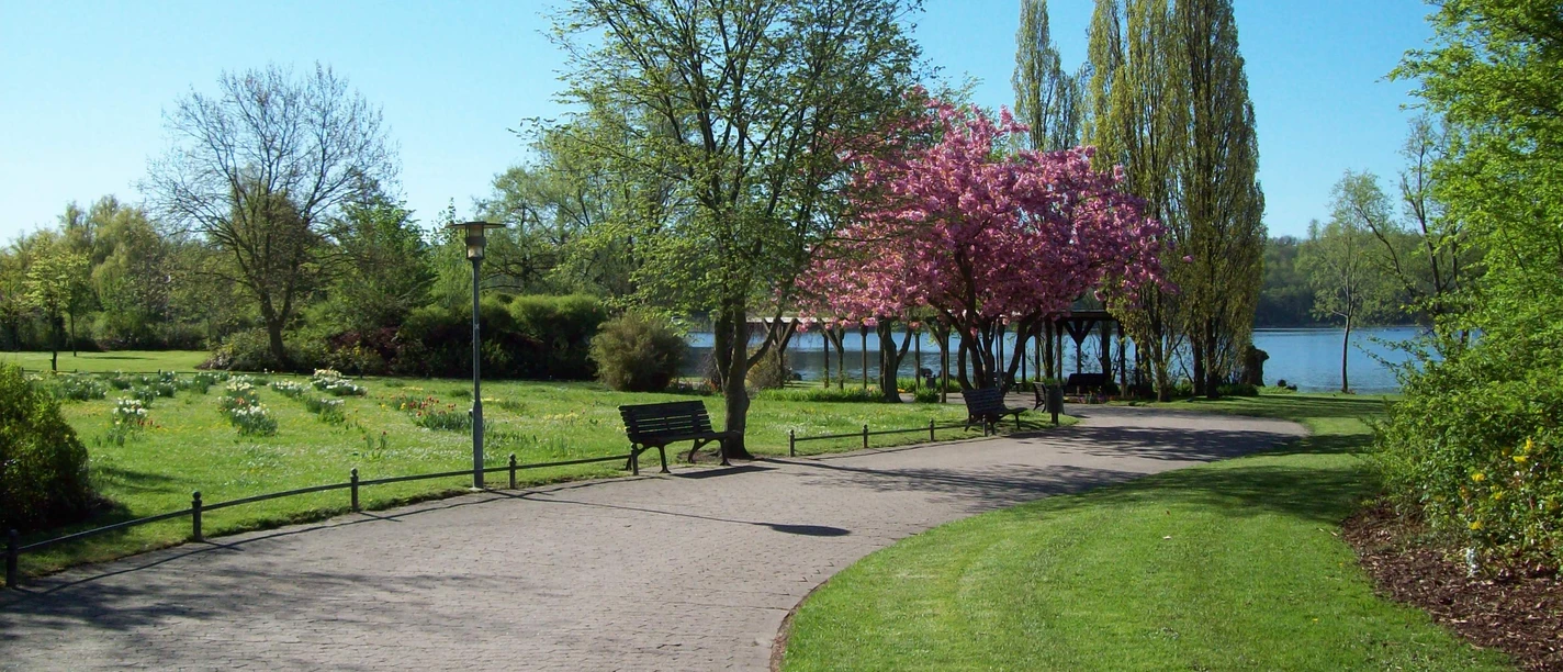 Der idyllische Kurpark Ratzeburg am Küchensee, Katrin Jester.JPG Der idyllische Kurpark Ratzeburg am Küchensee