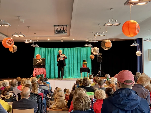 Zaubershow Herbst 2022 (1).jpeg