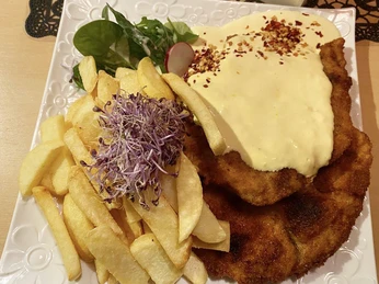 Am_Ried_Schnitzel_Sauce_Hollandaise.jpg