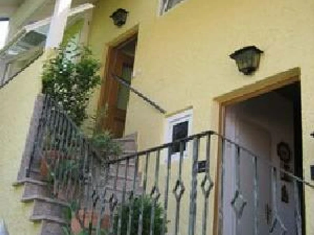 Eingang_FeWo_Treppe_01