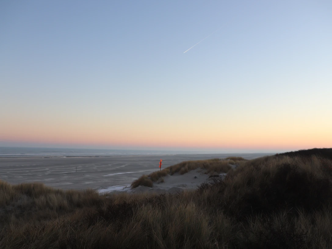 Sonnenaufgang-Aussichtsplattform-Strandpromenade-Mitte.JPG Sonnenaufgang-Aussichtsplattform-Strandpromenade-Mitte