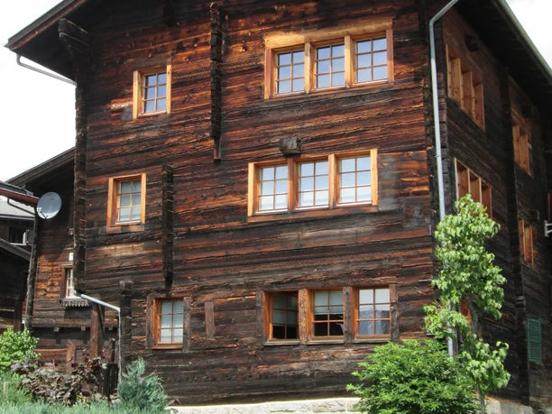 Aussenansicht Sommer 2.JPG