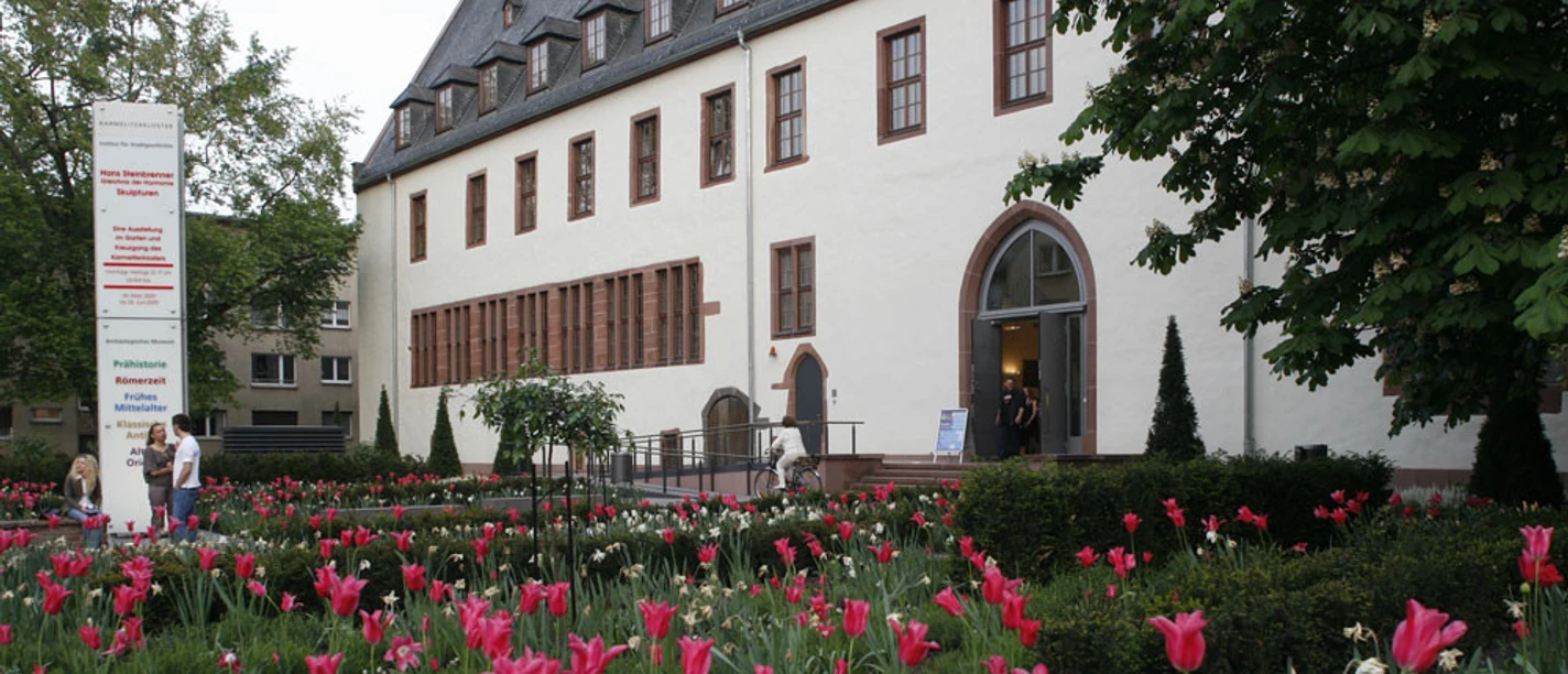 Institut für Stadtgeschichte im Karmeliterkloster