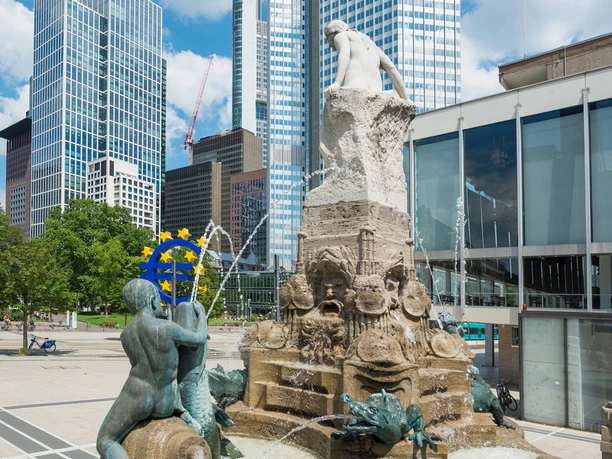 Märchenbrunnen Sommer