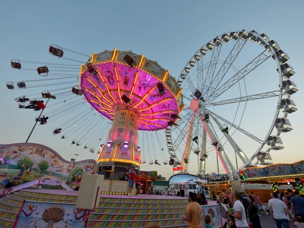Dippemess Herbst Kettenkarussell Riesenrad DSC 9858 Holger Ullmann