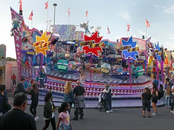 Dippemess Frühjahr Breakdancer MG 2018 visitfrankfurt Goesta A C Ruehl