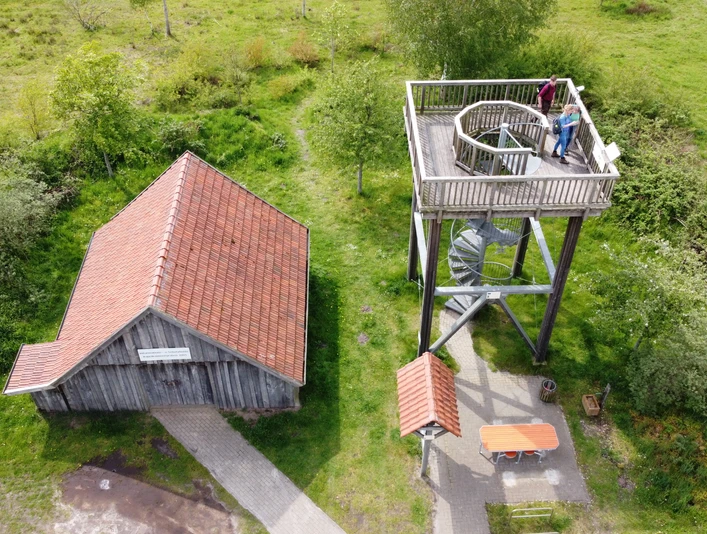 Kapellenmoorgraben_Niederlangen_ Aussichtsturm Informationshütte ©Naturpark Hümmling e. V. (8).jpg