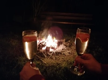 Romantik am Lagerfeuer