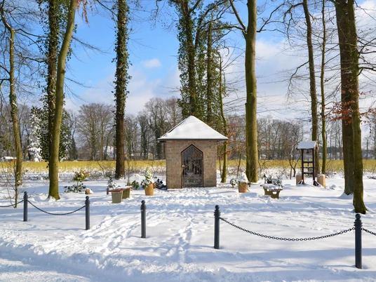 Winterliche Kapelle im Ortsteil Sende in Schloß Holte-Stukenbrock Winterliche Kapelle im Ortsteil Sende in Schloß Holte-Stukenbrock