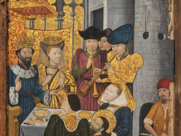 Haupt Johannes des Täufers auf einem Tablett in einem mittelalterlichen Saal, umgeben von weiteren mittelalterlichen Personen.