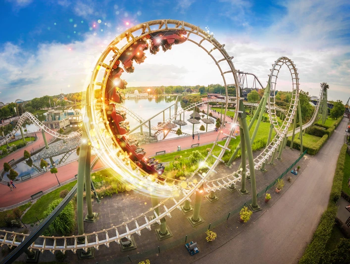 Heide Park Resort_Big Loop_Loopingbahn_Seeblick.jpg