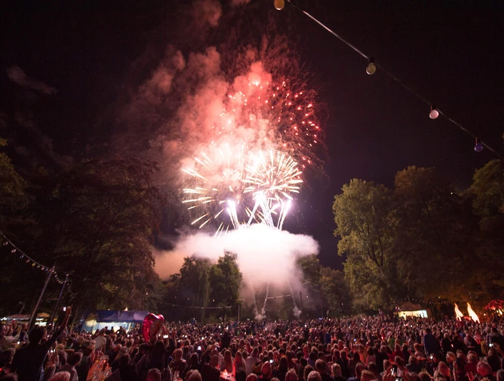 parkfest-bad-aibling-kurpark-open-air-party-live-musik-groß-feuerwerk-musiksynchron.jpg