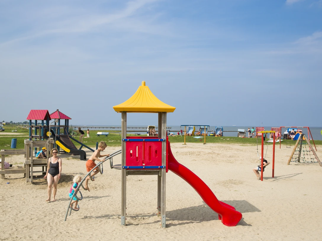 Spielplatz am Friesenstrand (2).jpg