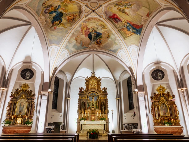 Lichterkirche St. Philippus Neri | Salzkotten-Holsen Lichterkirche St. Philippus Neri | Salzkotten-Holsen