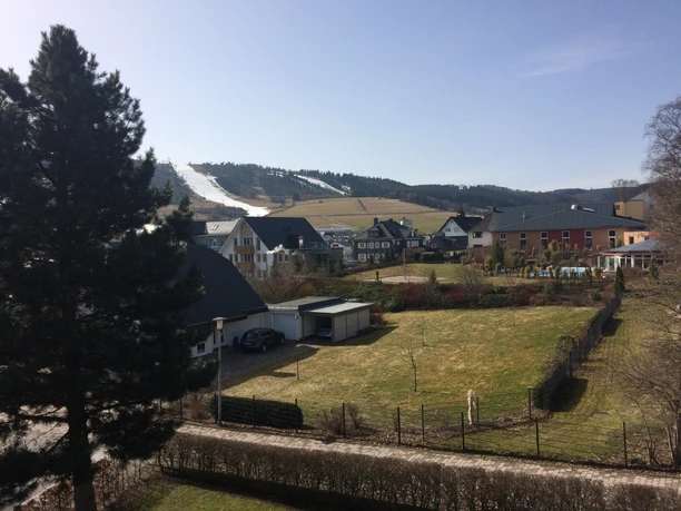 Ettelsberg- und Köhlerhagenblick am Ende der Skisaison