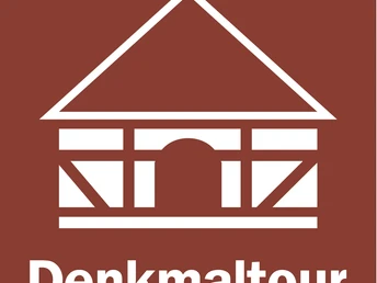 Wegelogo der Denkmaltour Wegelogo der Denkmaltour. Auf braunem Untergrund ist ein historisches Haus in Weiß zu sehen.