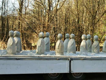 Der Zug der Mitl ufer Seitenansicht